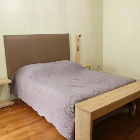 La Tour Bocsozel Guest house *